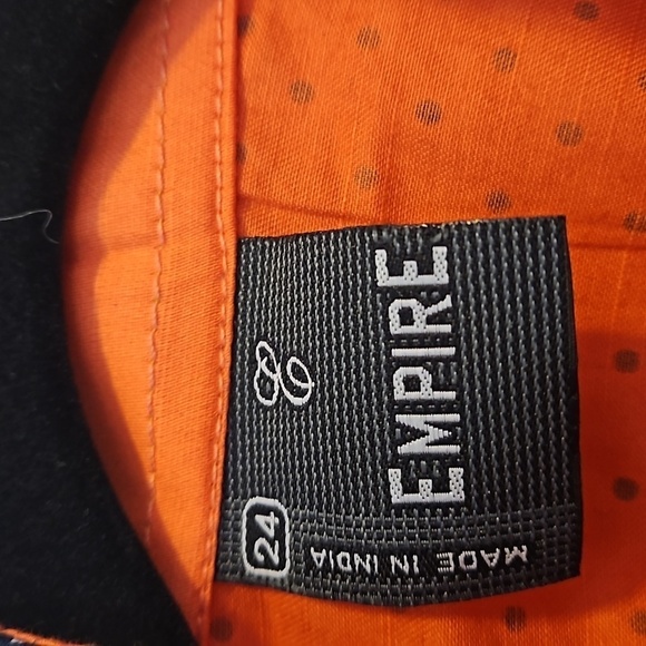 🩴Orange button down with design Size  2T Boy - Picture 5 of 5